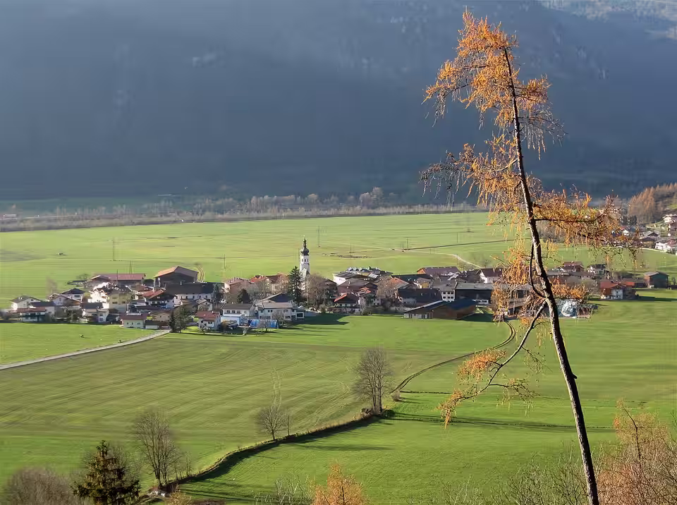 Ortsansicht von Erl im Inntal