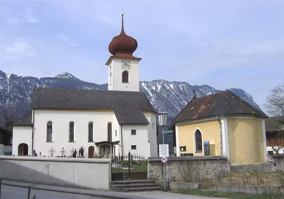Filialkirche Sankt Georg in Oberlangkampfen