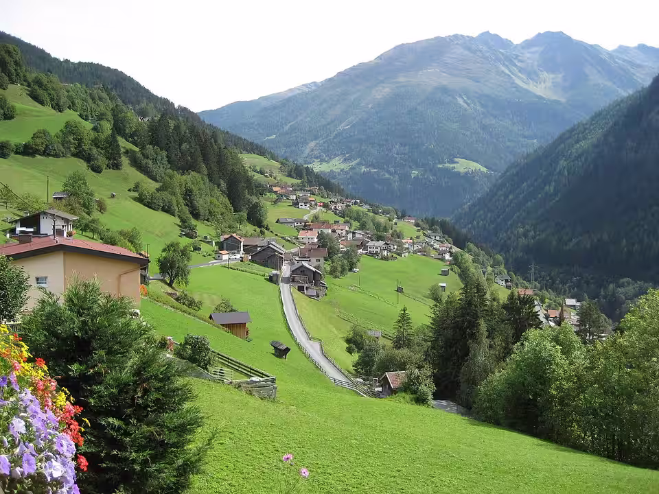 Weiler Balzerlen, Grießhof und Brunnen in der Gemeinde Strengen