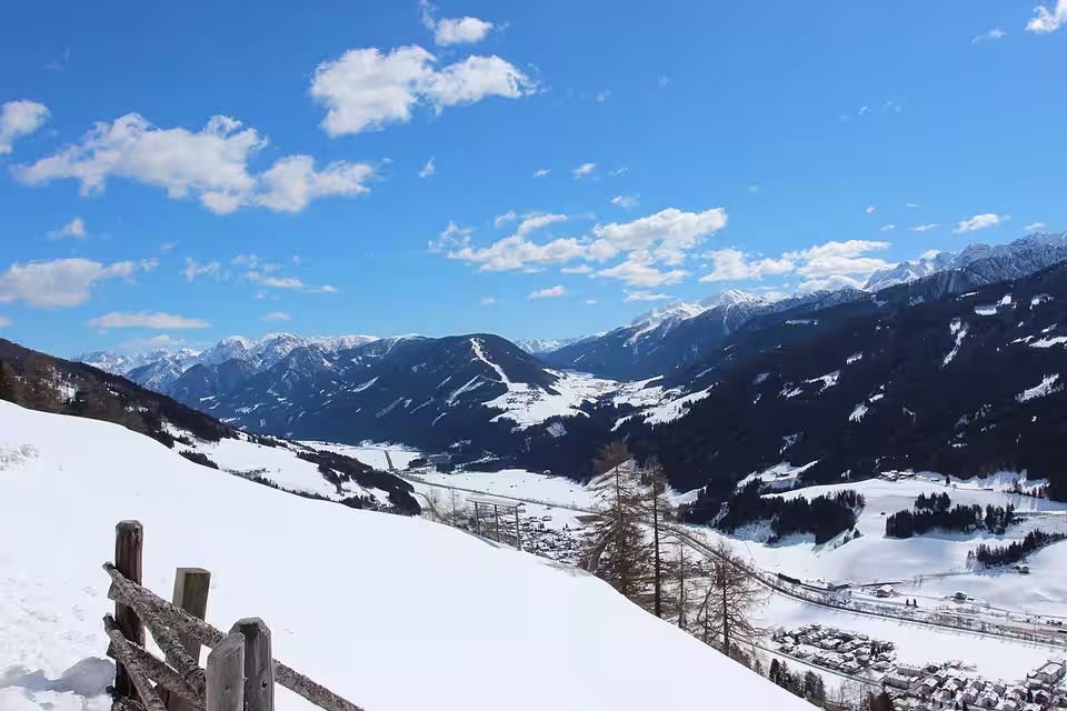 Winterlicher Blick auf Kartitsch und Sankt Oswald