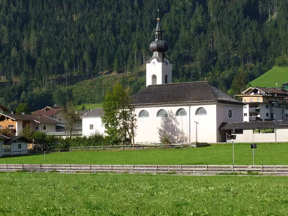 Pfarrkirche Maria zum Siege in Aschau im Zillertal