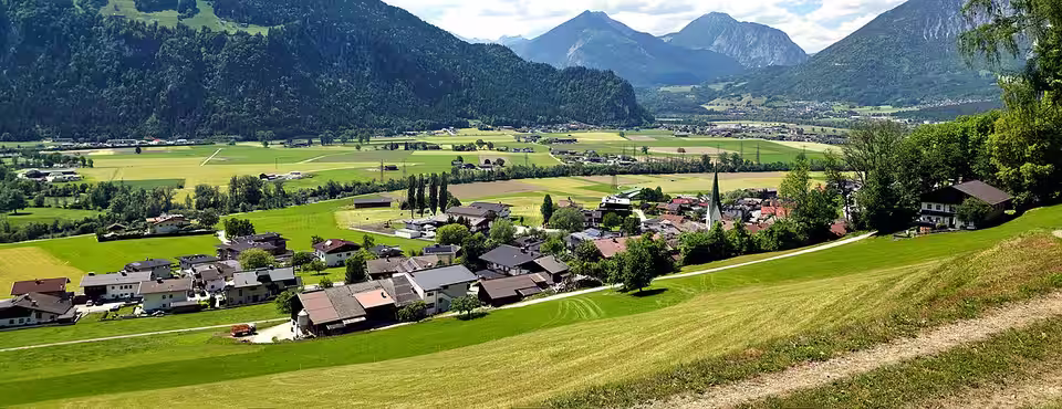Bruck am Ziller mit Blick ins Zillertal