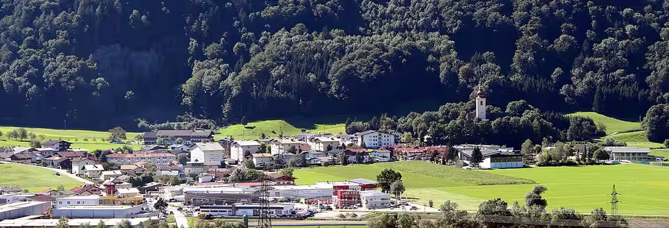 Blick von Norden auf Buch in Tirol