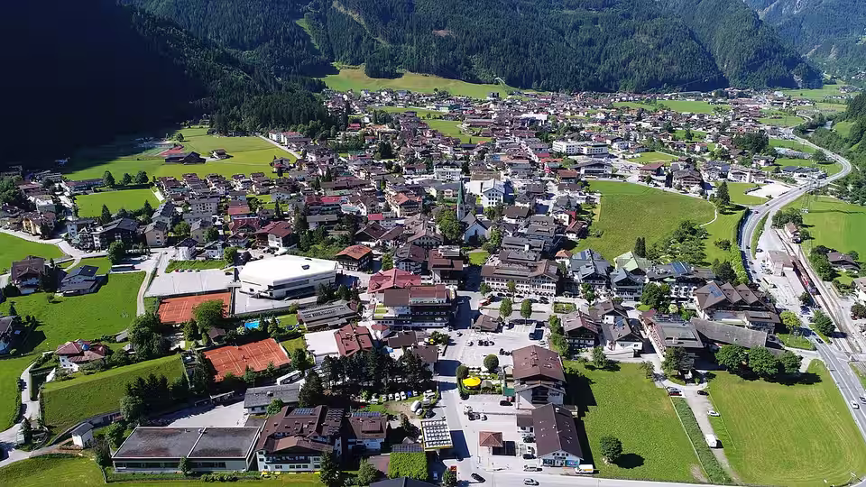 Luftbild von Mayrhofen im Zillertal
