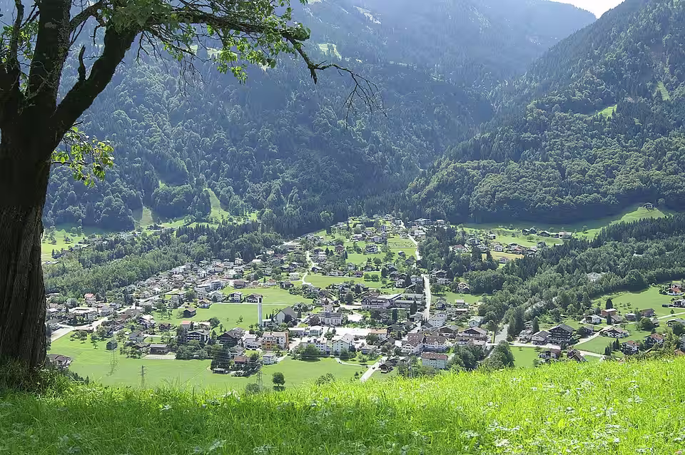 Blick auf Vandans im Montafon