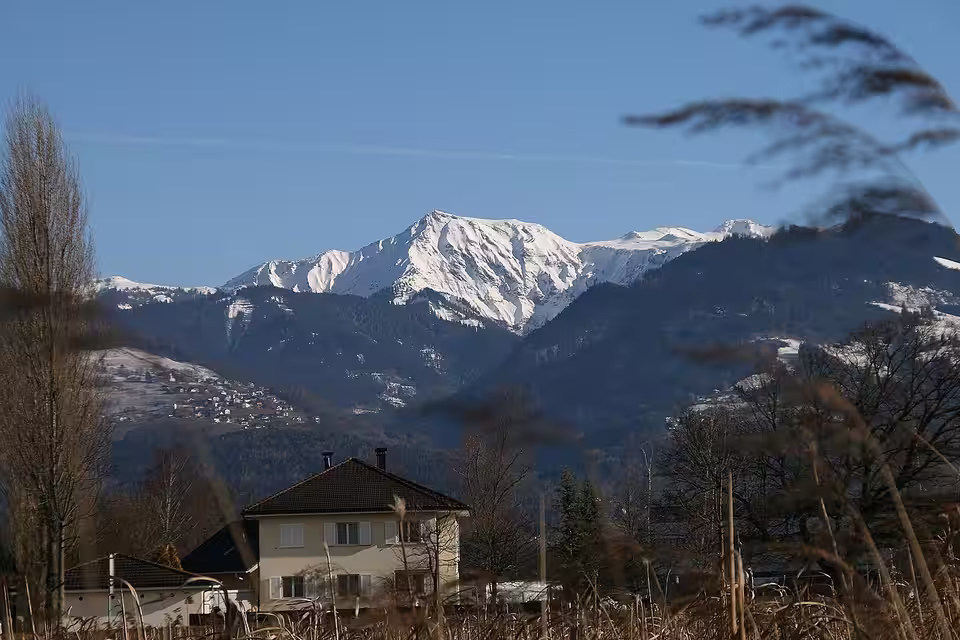 Blick von Meiningen zum Hohen Freschen